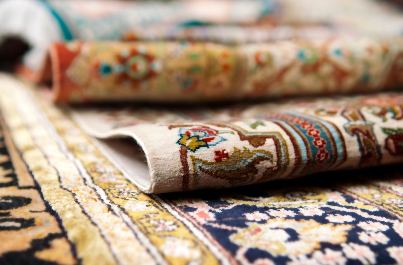 Hand-Knotted vs. Hand-Tufted Rugs: Which Is Right for Your Home?